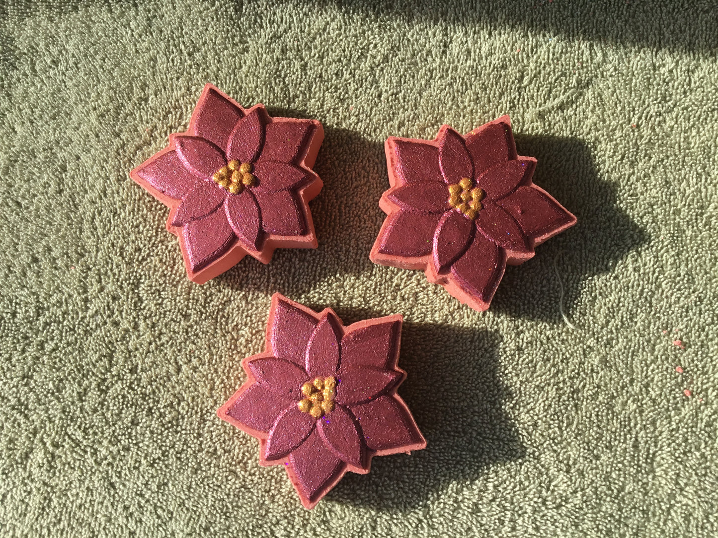 Poinsettia Bath Bomb