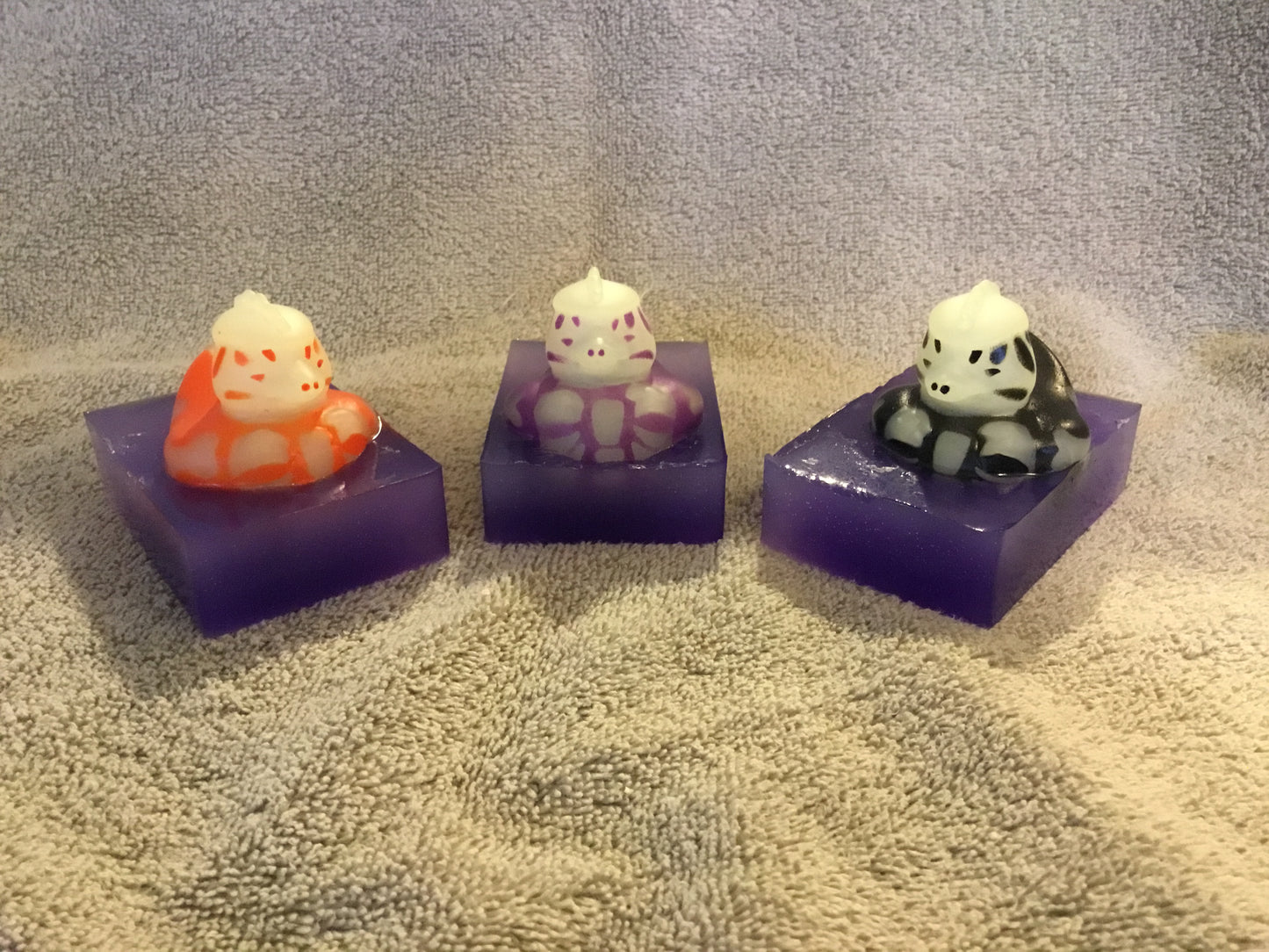 Magic Melt and Pour Soap with Glow in the Dark Duck
