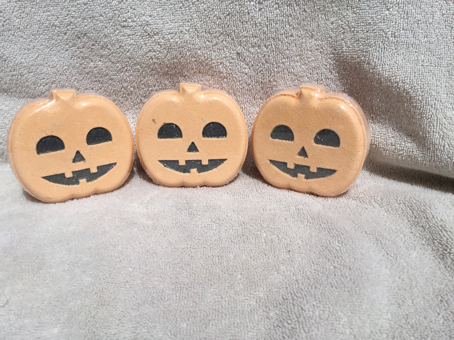 Happy Pumpkin Bath Bomb