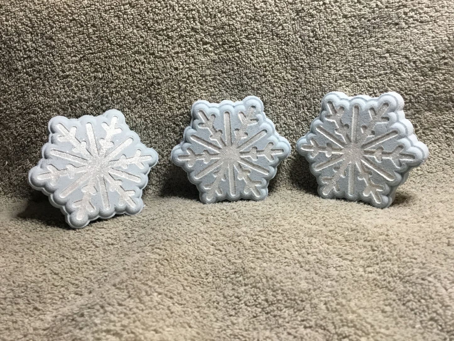 Frost and Snowdrops Snowflake Bathbomb